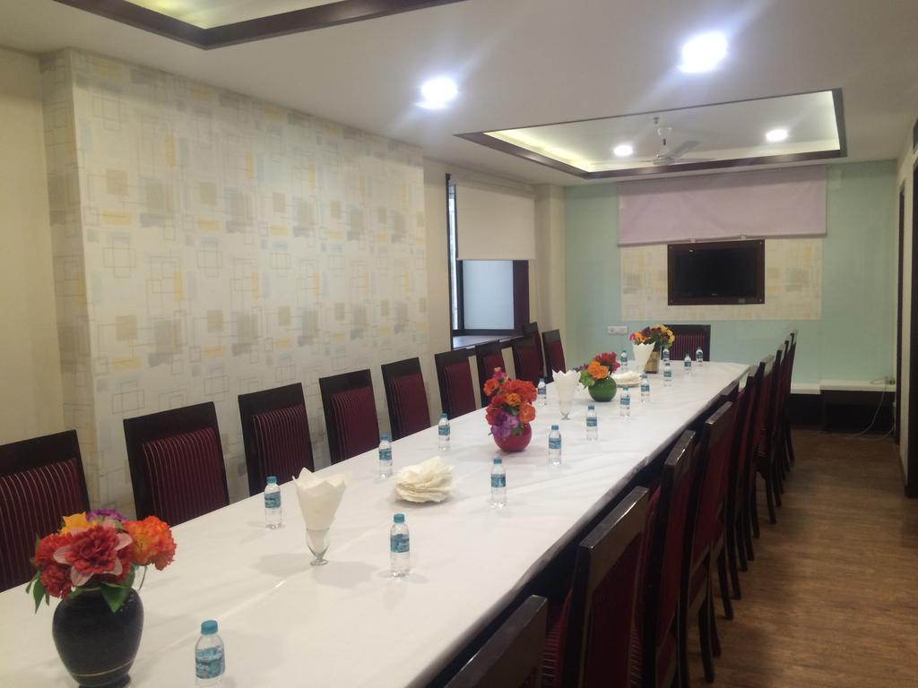 Fabhotel D75 At Residency Ghaziabad Ngoại thất bức ảnh